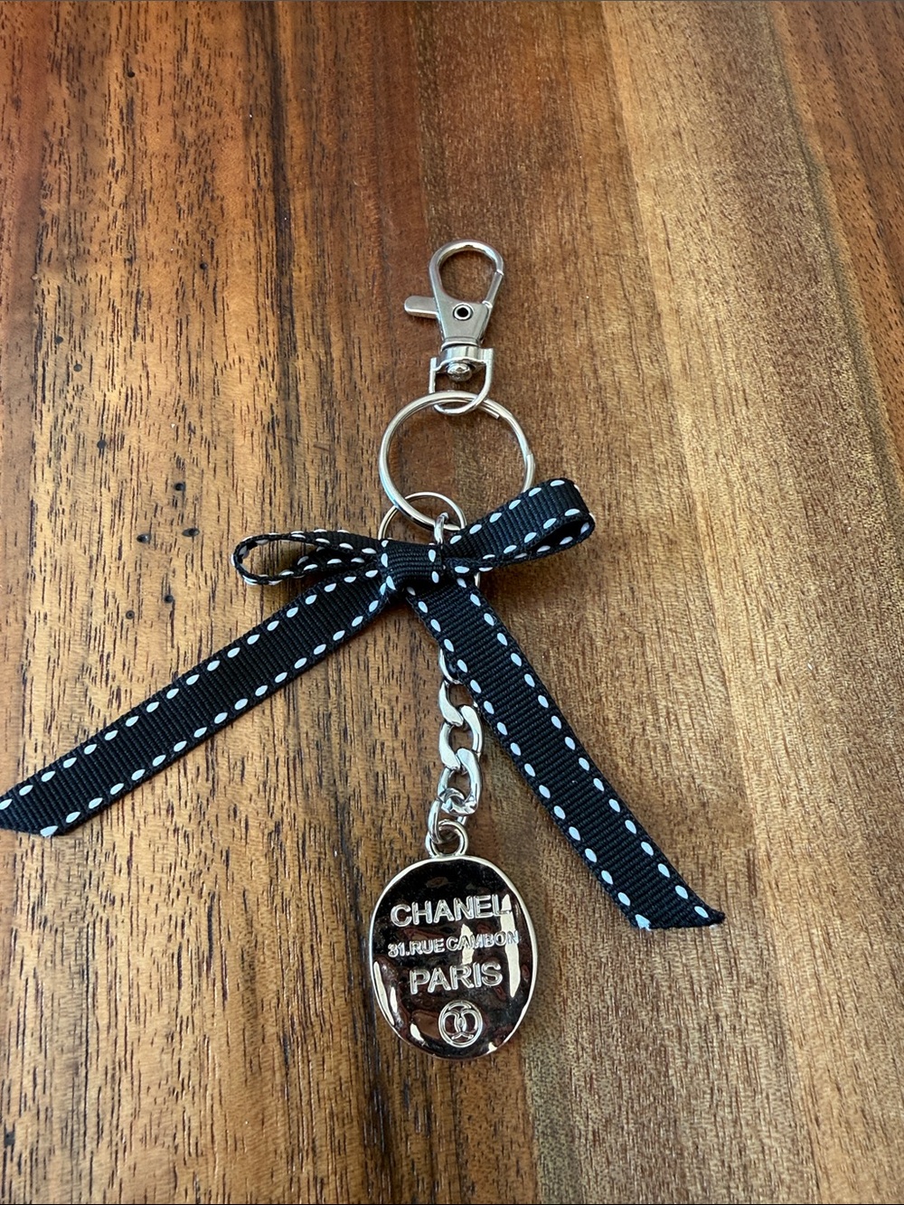 Black Ribbon Key Holder with SILVER Medallion Charm - Picture 2 of 7